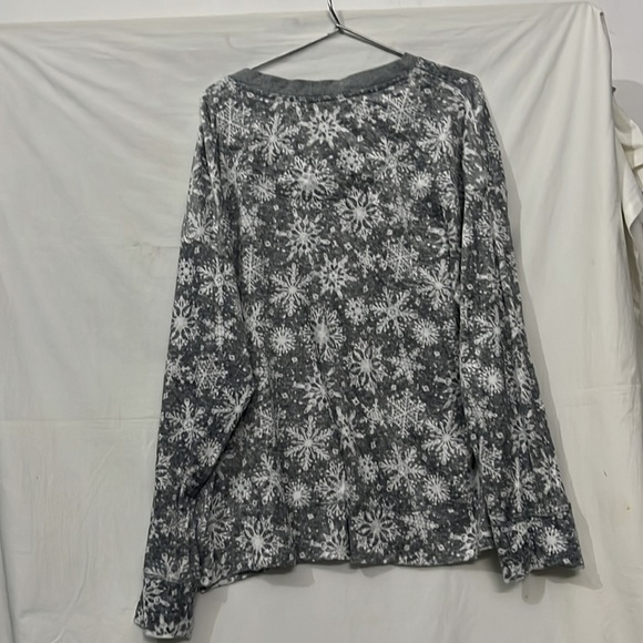 Nautica All New Stylish and fancy Grey and White Woolen Top - Picture 4 of 4